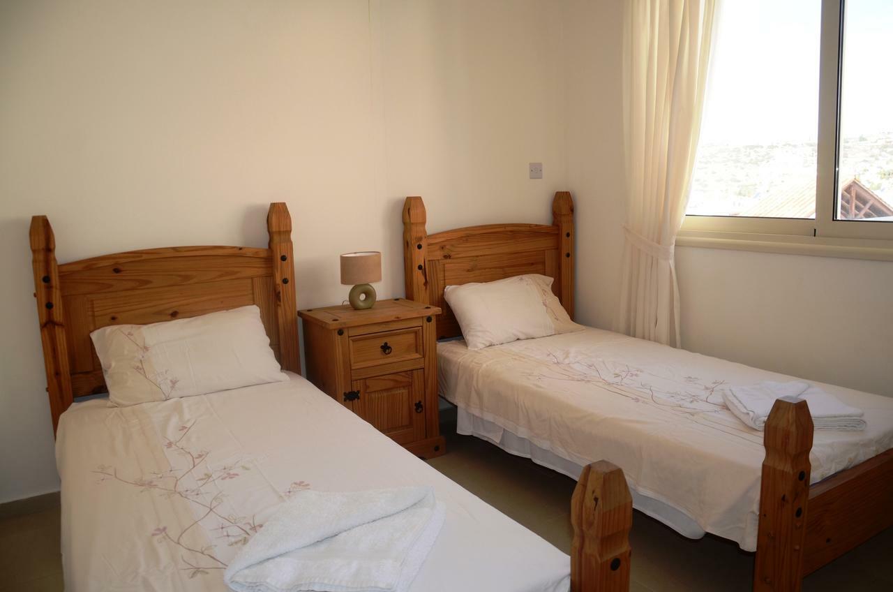 Top Floor, 2 Bedroom Apartment Vanessa D204, Free Wifi, Village View Peyia Quarto foto