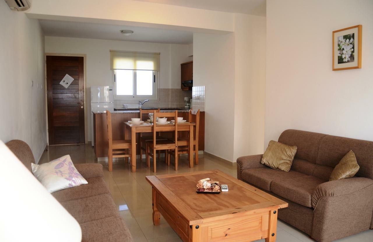 Top Floor, 2 Bedroom Apartment Vanessa D204, Free Wifi, Village View Peyia Quarto foto
