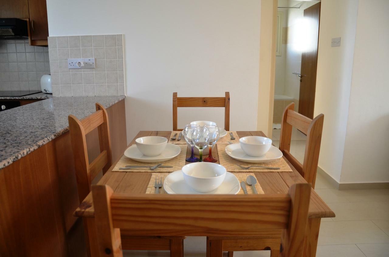 Top Floor, 2 Bedroom Apartment Vanessa D204, Free Wifi, Village View Peyia Quarto foto