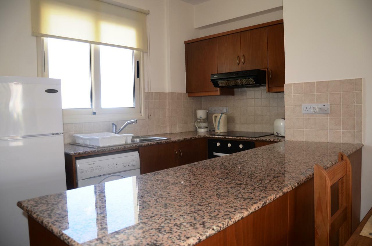 Top Floor, 2 Bedroom Apartment Vanessa D204, Free Wifi, Village View Peyia Quarto foto